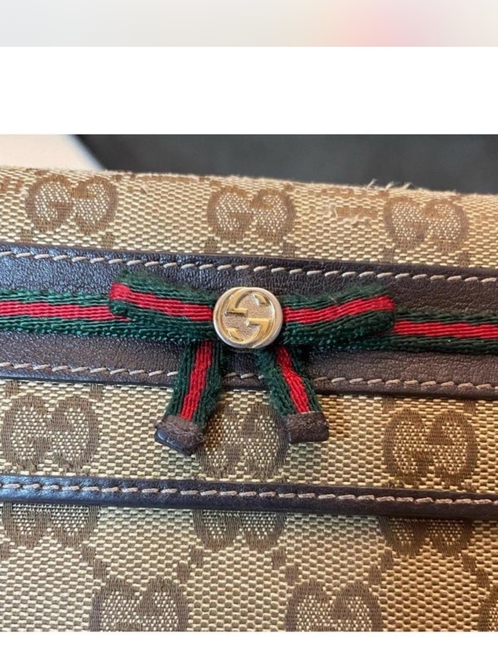 Gucci Beige Monogram Shoulder Bag with Red and Green Trim - Picture 8 of 8